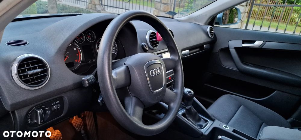 Audi A3 Sportback 1.6 Ambition - 11