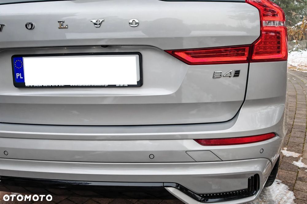 Volvo XC 60 B4 D AWD Plus Dark - 39