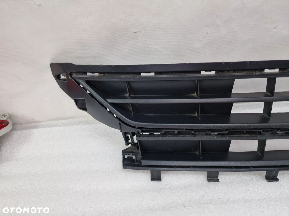 VW POLO VI 2G0 17- KRATKA ŚRODKOWA , NR 2G0853677L , NR AUKCJI KR524 - 3