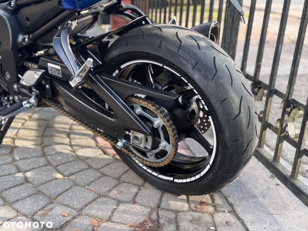 Yamaha FZ8 - 21
