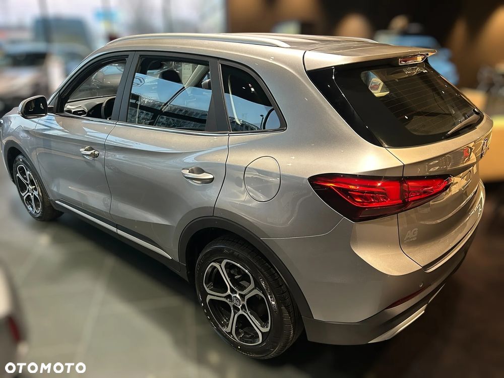 MG ZS Hybrid+ - 8