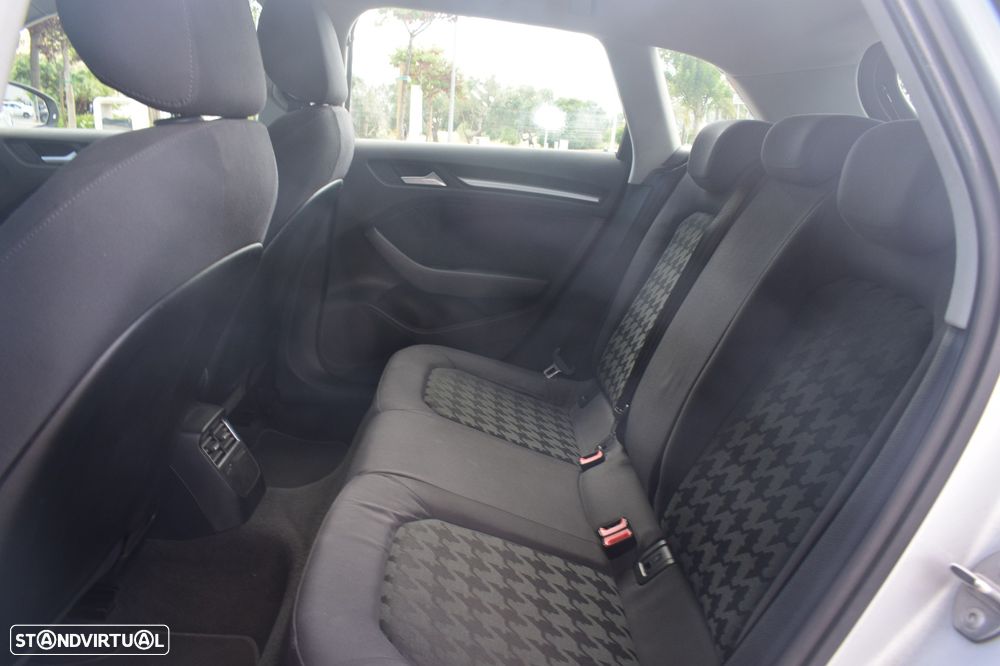 Audi A3 Sportback 1.6 TDI Advance - 12