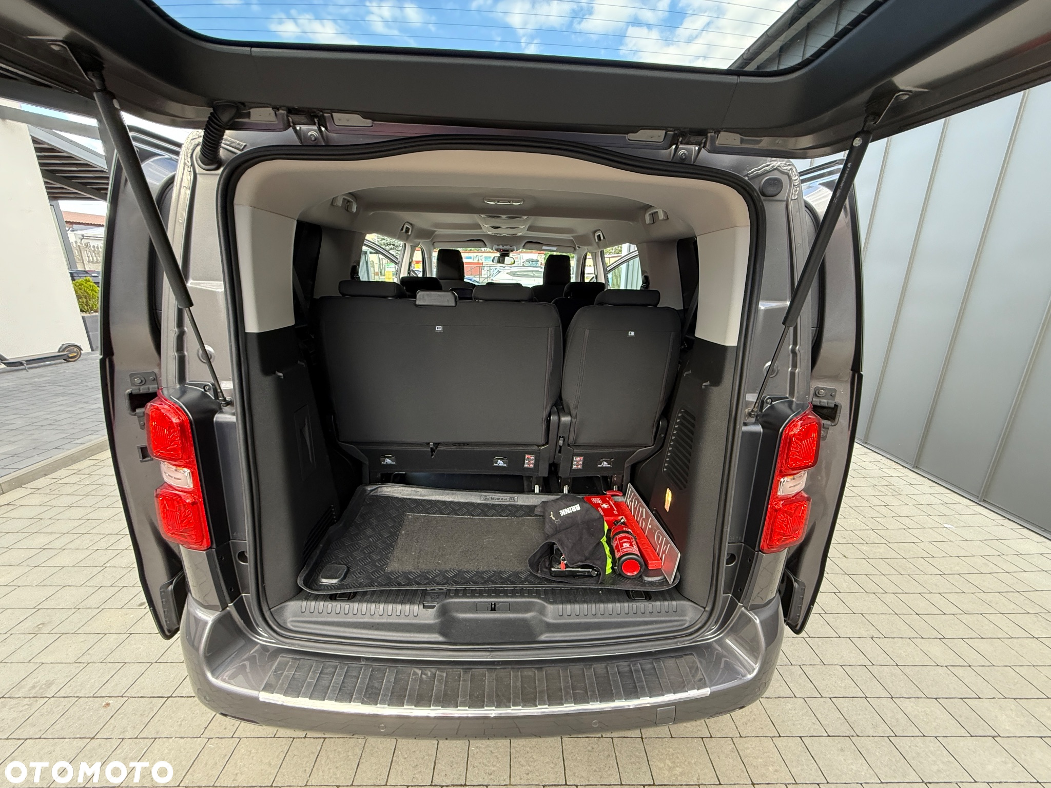 Peugeot Traveller 2.0 BlueHDi Standard Active - 18