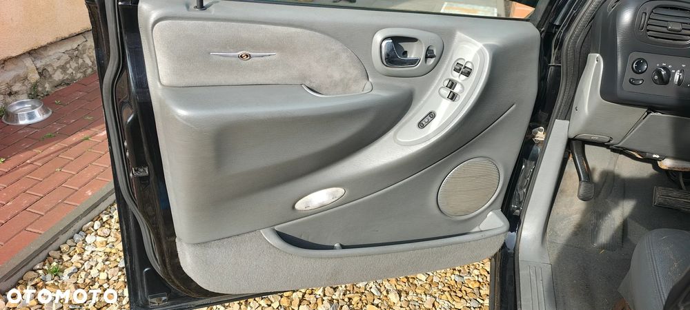 Chrysler Grand Voyager 2.8 CRD Limited S&G - 18