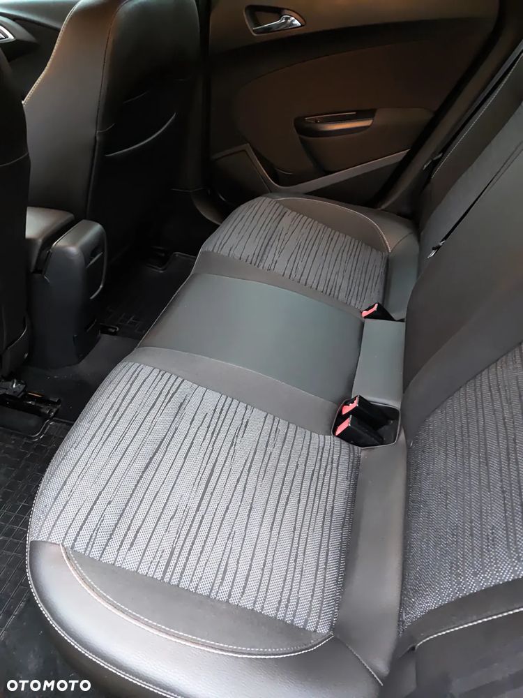 Opel Astra IV 1.4 T Energy EU6 - 4