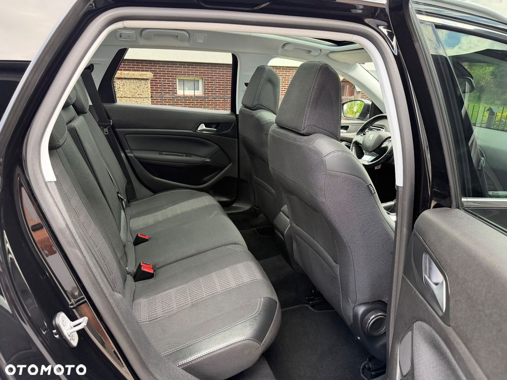 Peugeot 308 1.2 PureTech GPF Allure S&S - 11