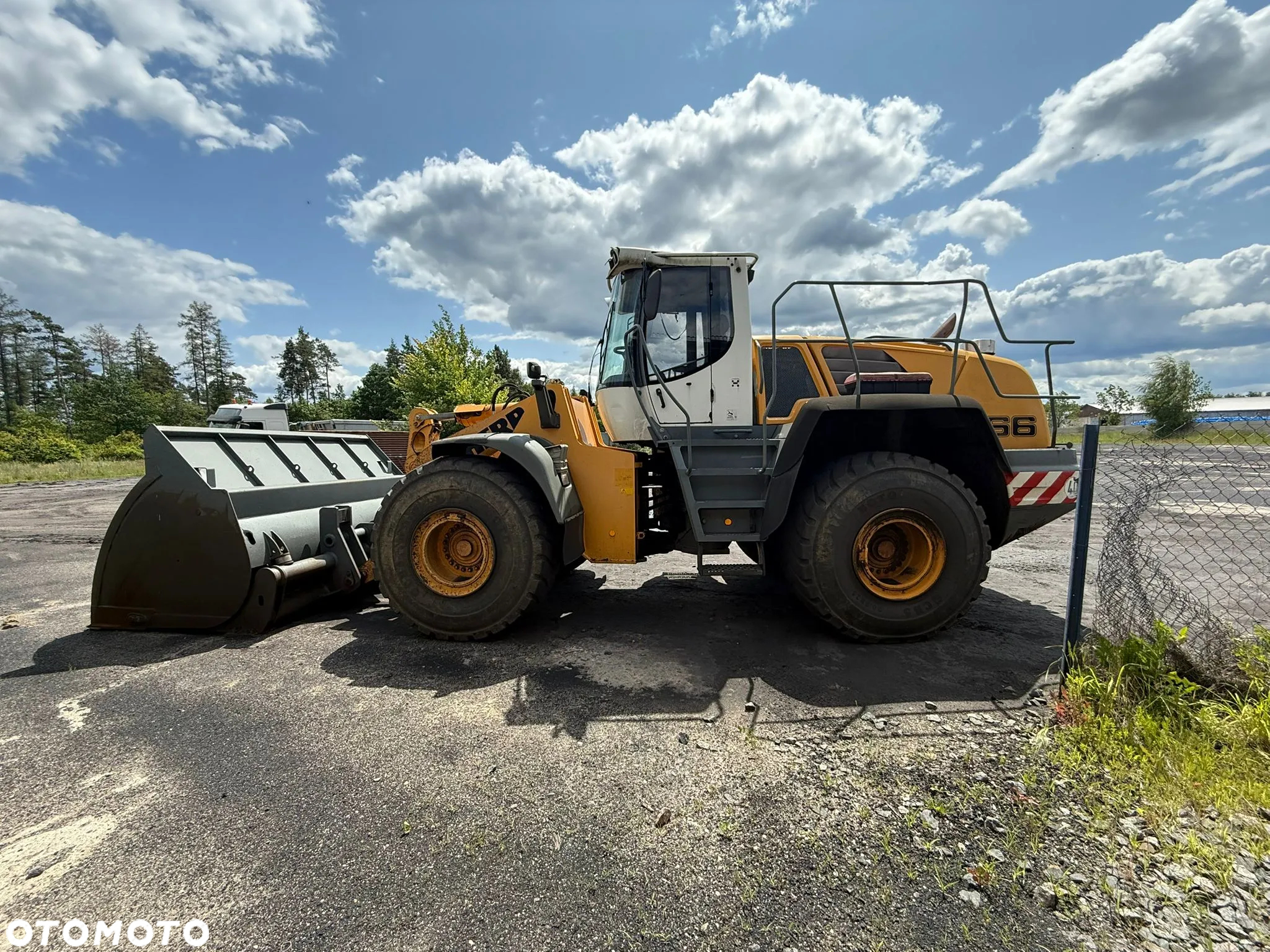 Liebherr L566 - 3