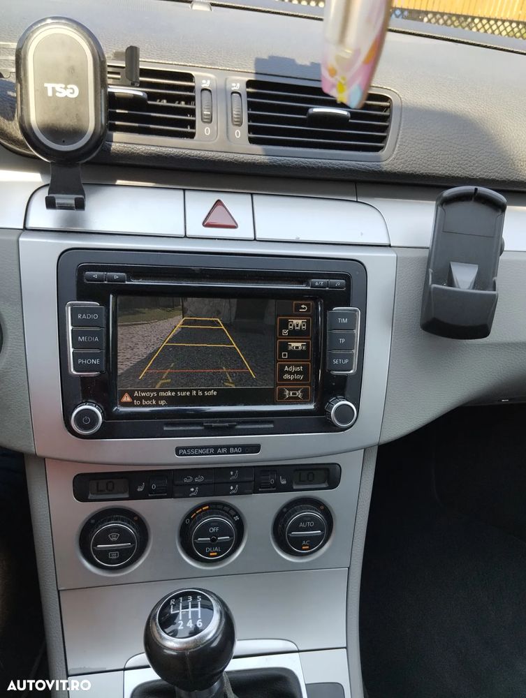 Volkswagen Passat - 12