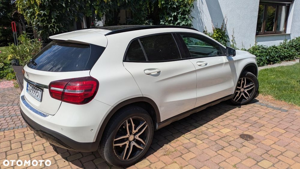 Mercedes-Benz GLA 220 4-Matic - 2