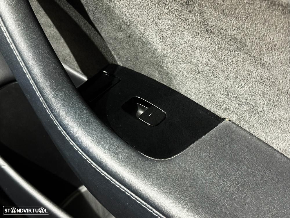 Tesla Model 3 Long-Range Dual Motor AWD - 33