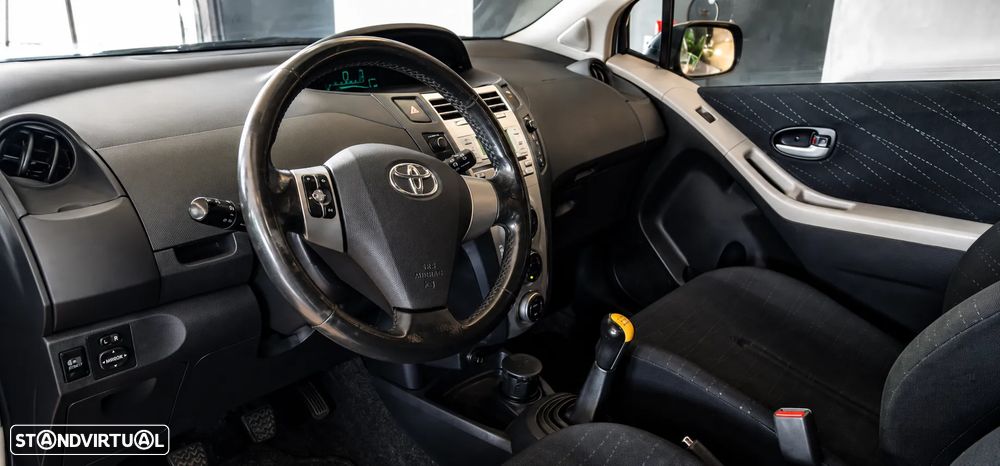 Toyota Yaris 1.0 VVT-i AC - 22