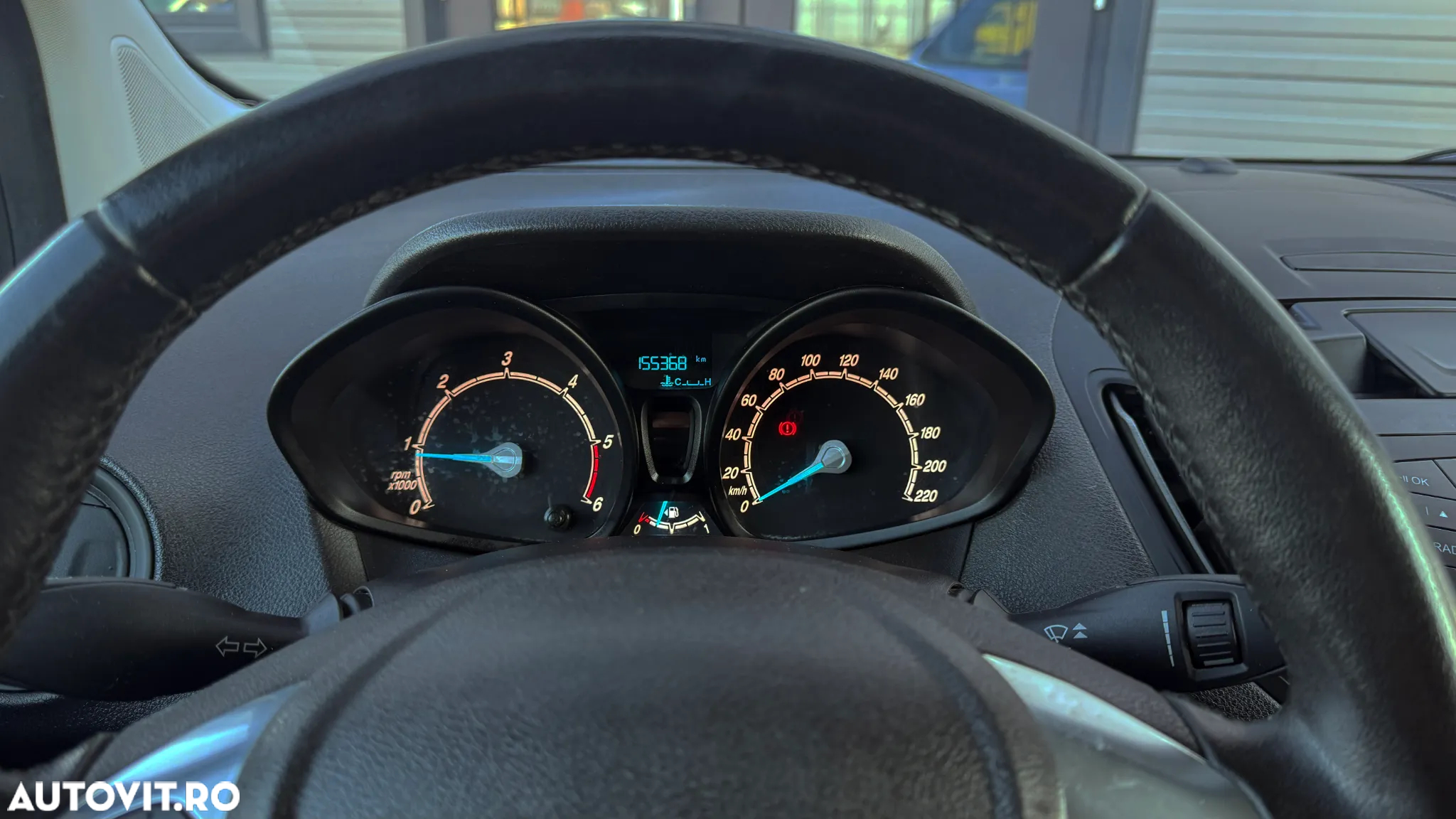 Ford Transit Courier - 13