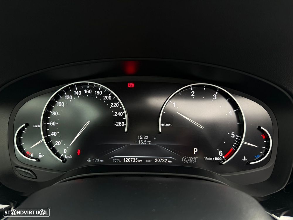 BMW 520 d Pack Desportivo M Auto - 23