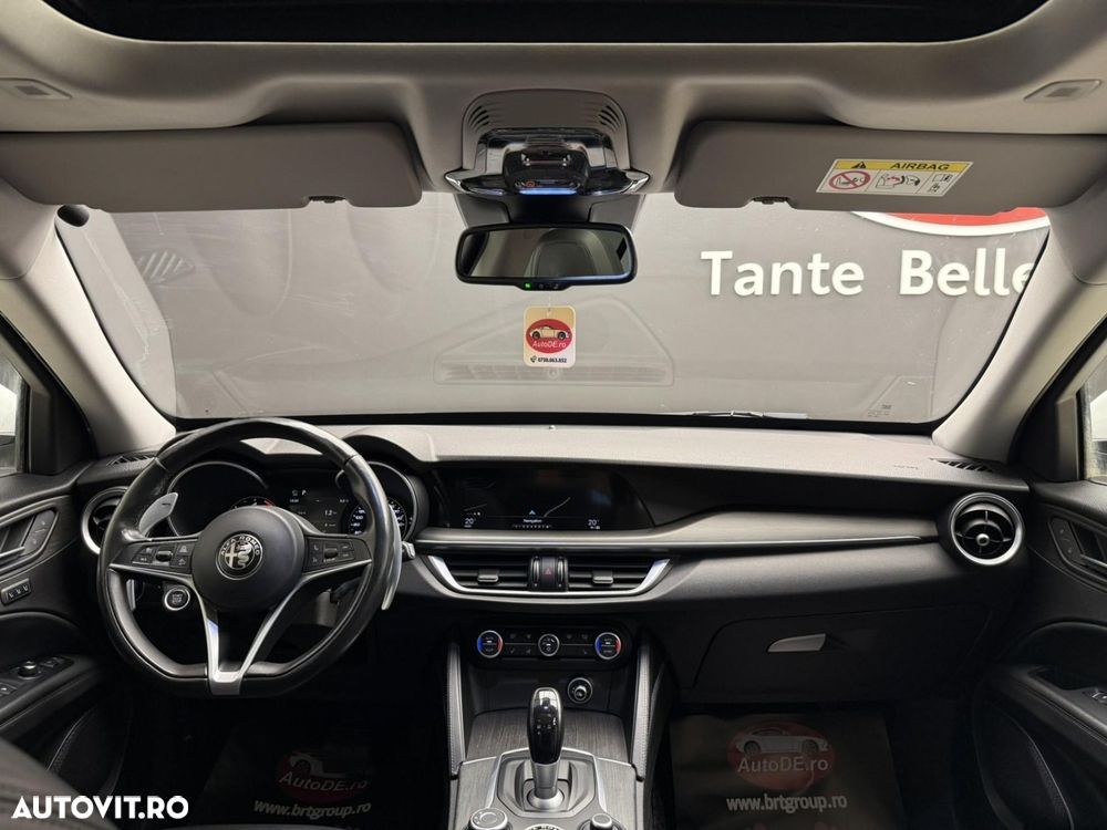 Alfa Romeo Stelvio - 12