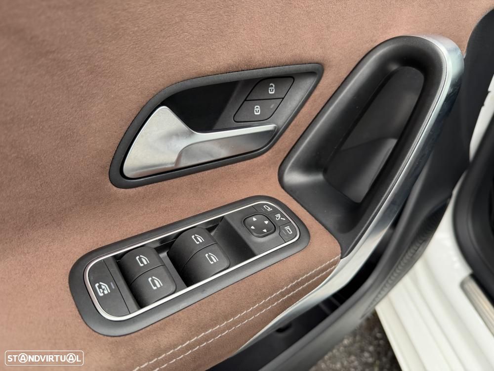 Mercedes-Benz CLA 250 e 8G-DCT AMG Line Advanced Plus - 19