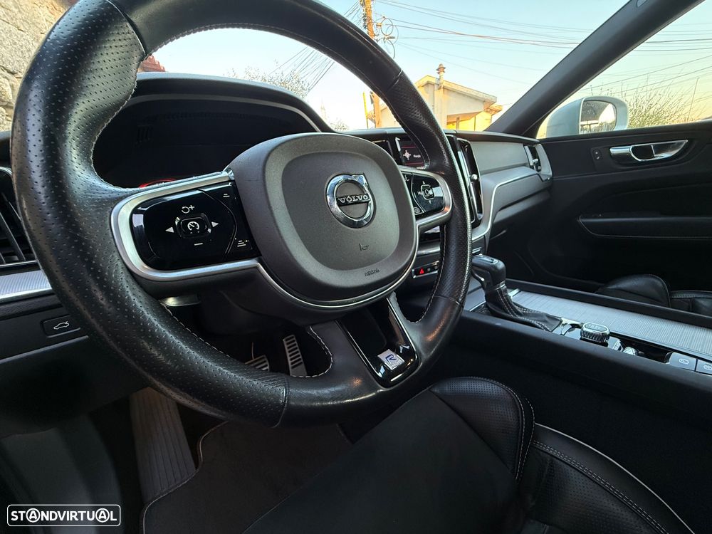 Volvo XC 60 2.0 D4 R-Design Geartronic - 5