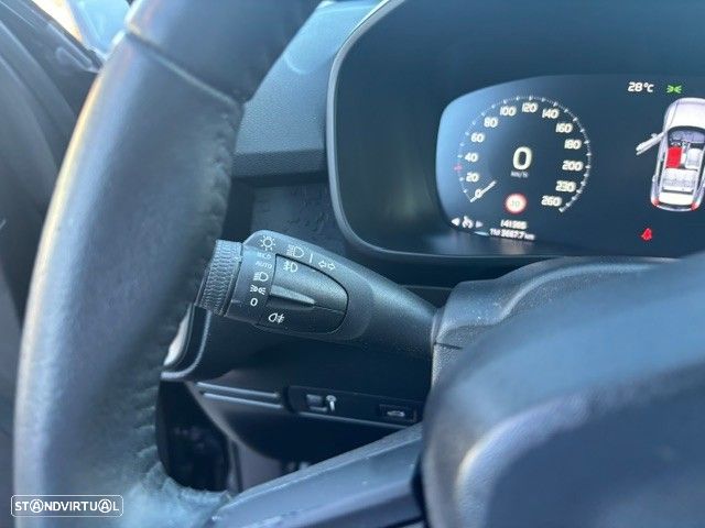 Volvo XC 40 1.5 T3 Tech Edition - 21
