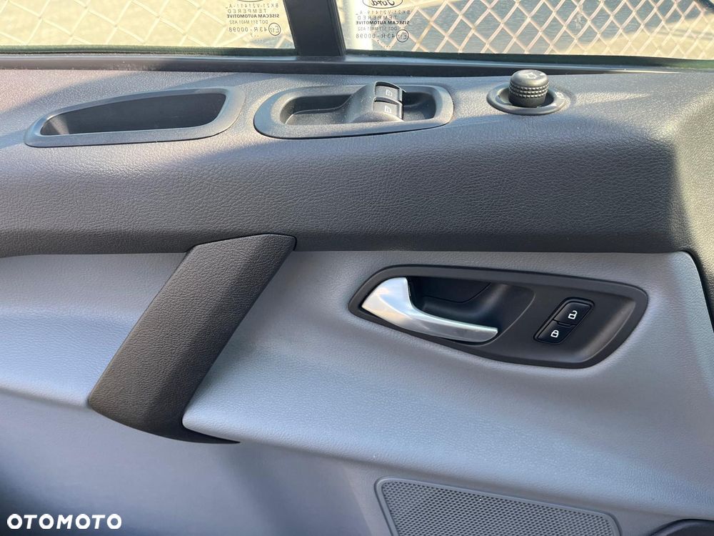 Ford TRANSIT CUSTOM - 17