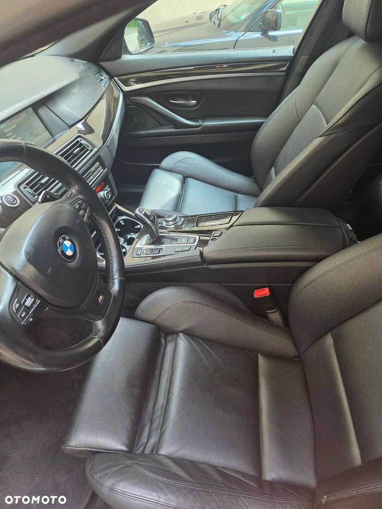 BMW Seria 5 550i Sport-Aut - 21