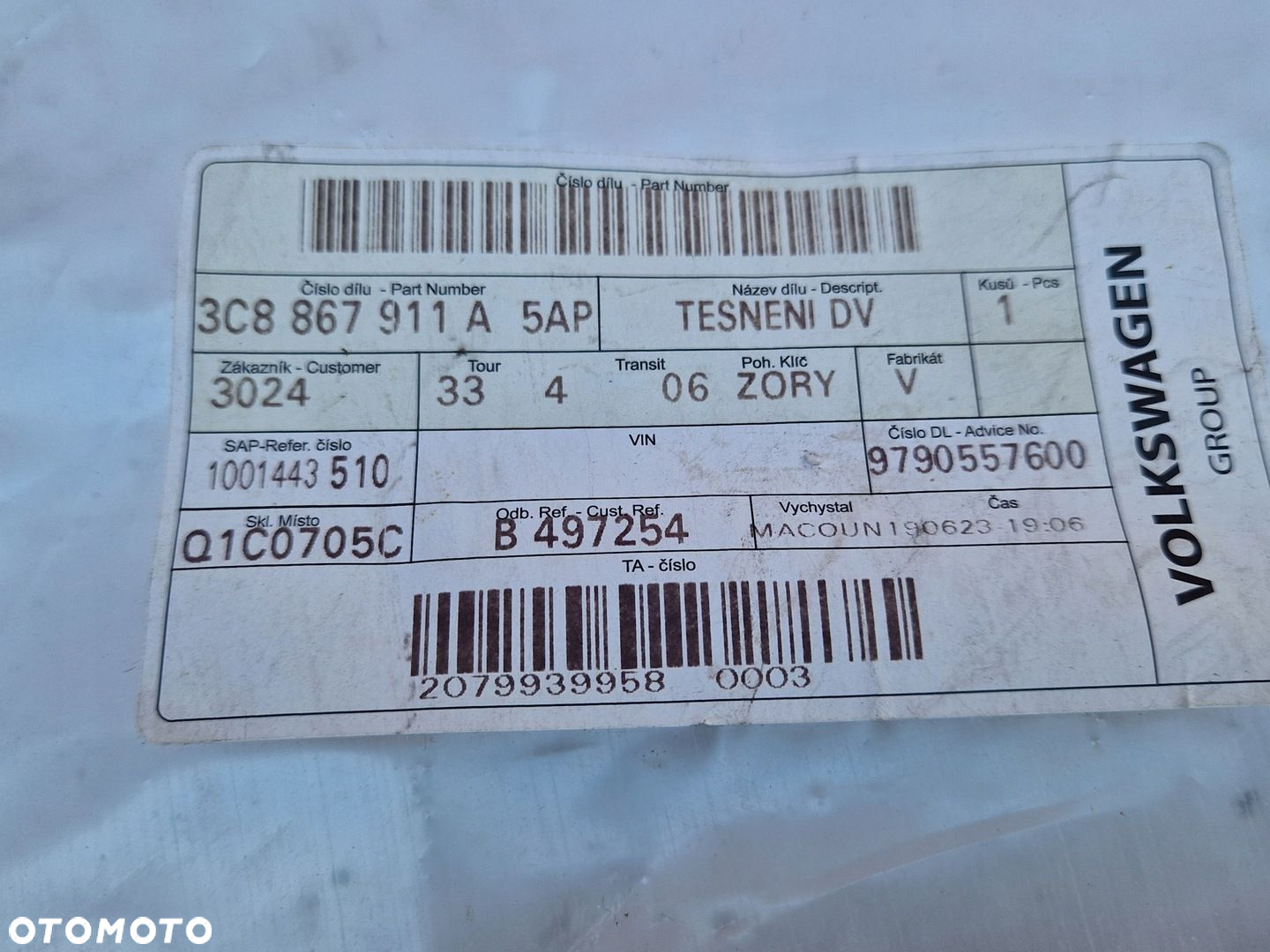 Passat CC uszczelka drzwi przód lewych i prawych wewnętrzna 3C8867911A NOWA - 3