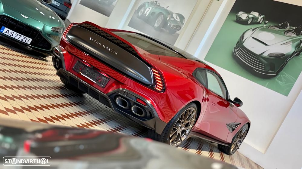 Aston Martin Vanquish V12 - 10