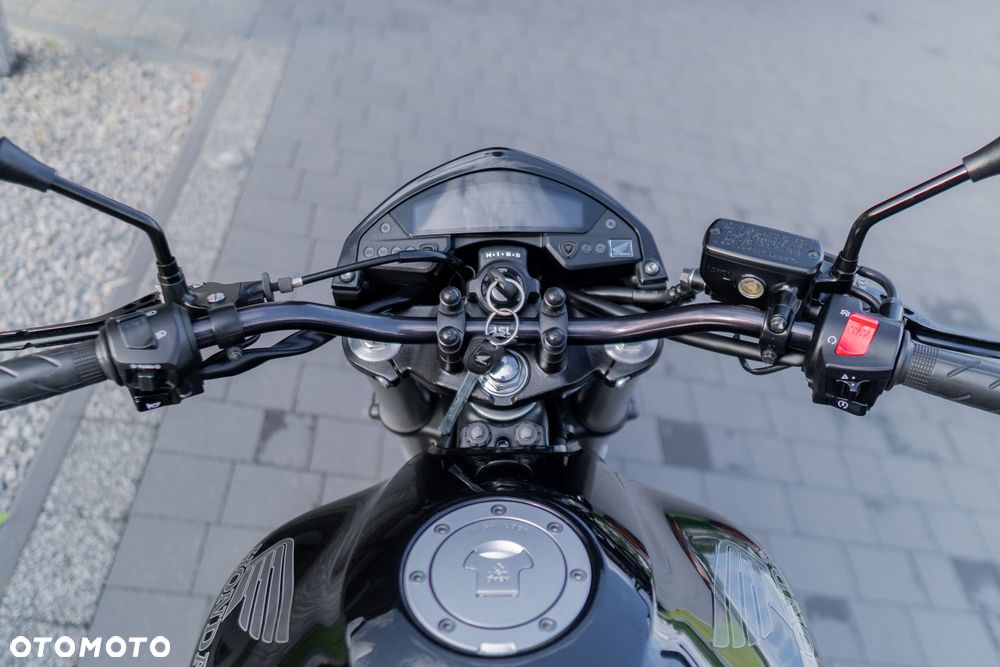 Honda Hornet - 25