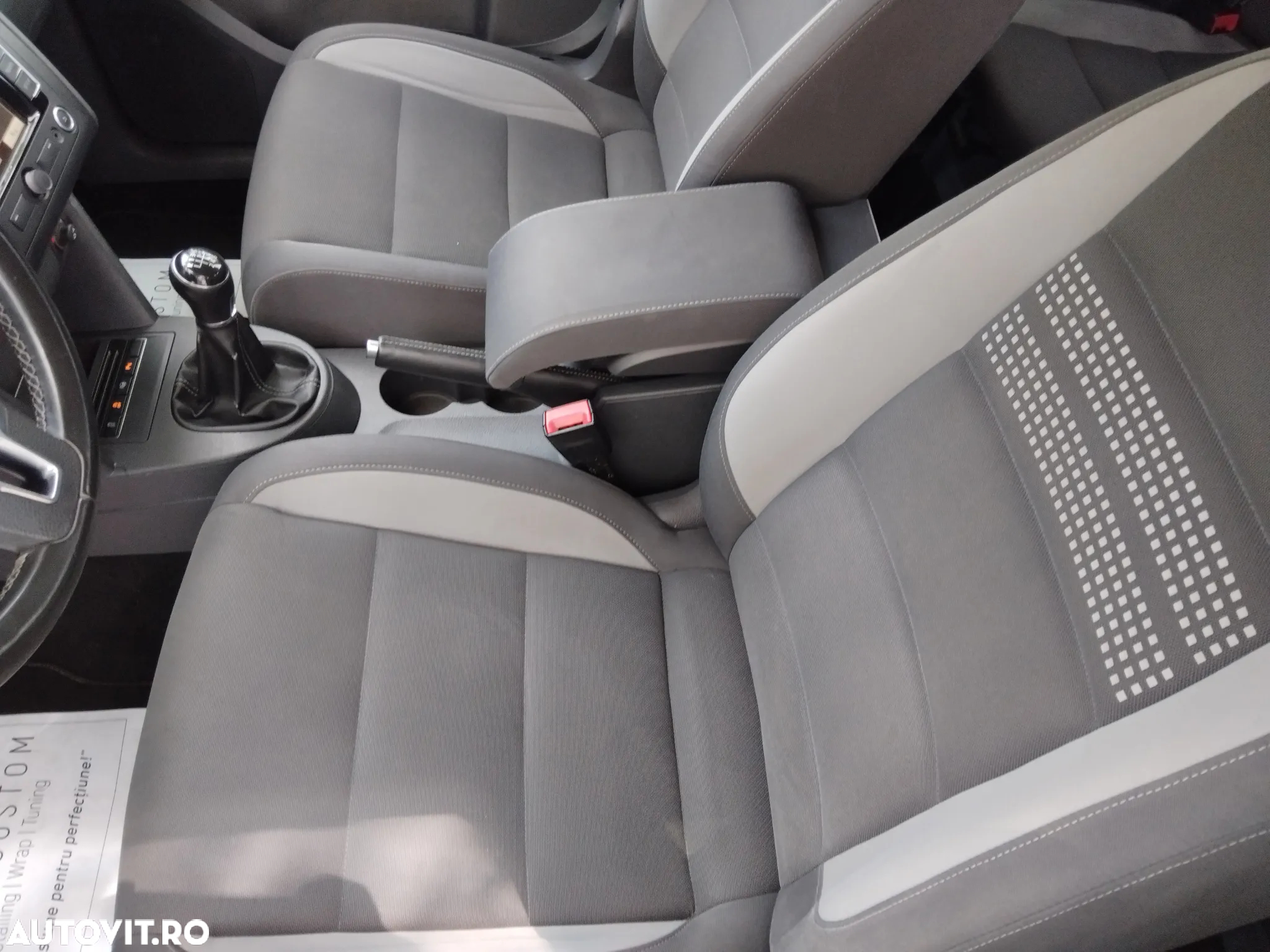 Volkswagen Touran 2.0 TDI DPF BlueMotion Technology Life - 6