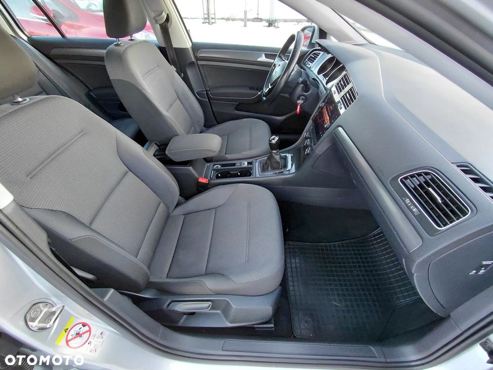Volkswagen Golf 1.0 TSI BMT Comfortline - 11