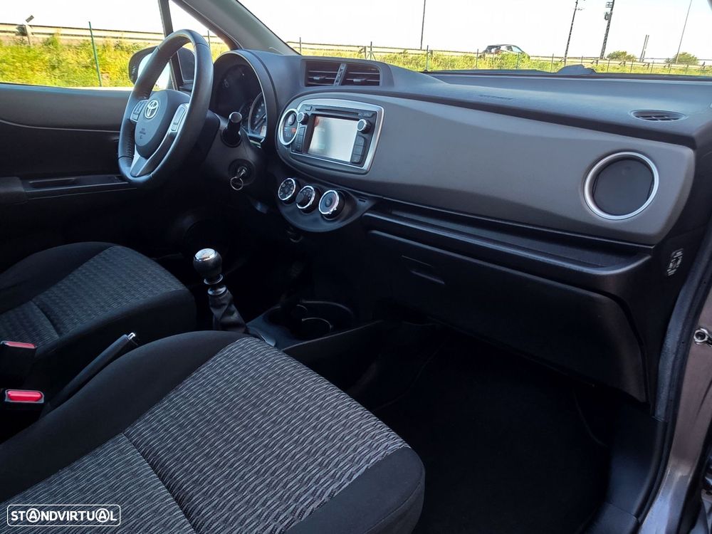 Toyota Yaris 1.33 VVT-i Comfort+P.Style - 34