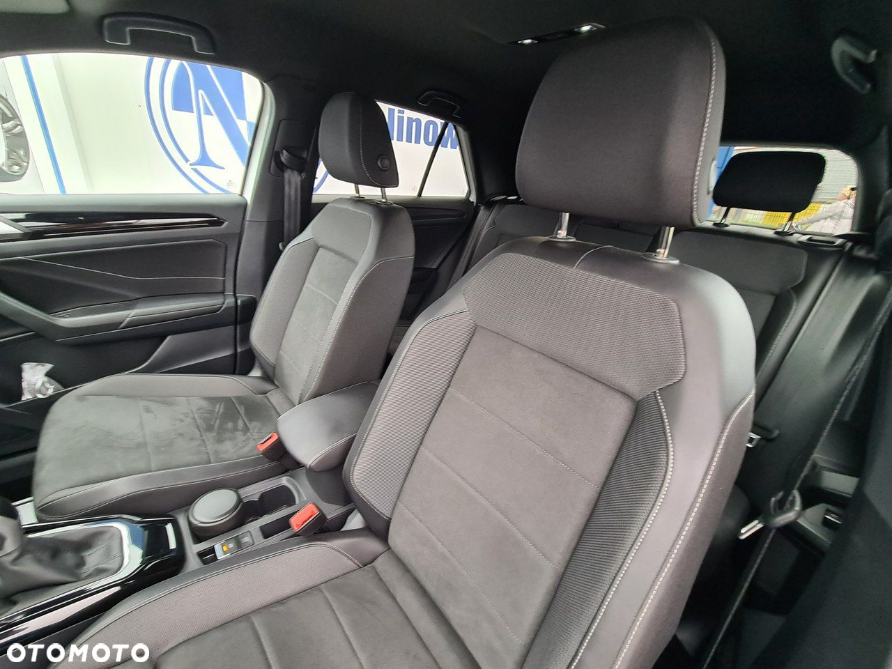 Volkswagen T-Roc 1.5 TSI R-Line DSG - 25