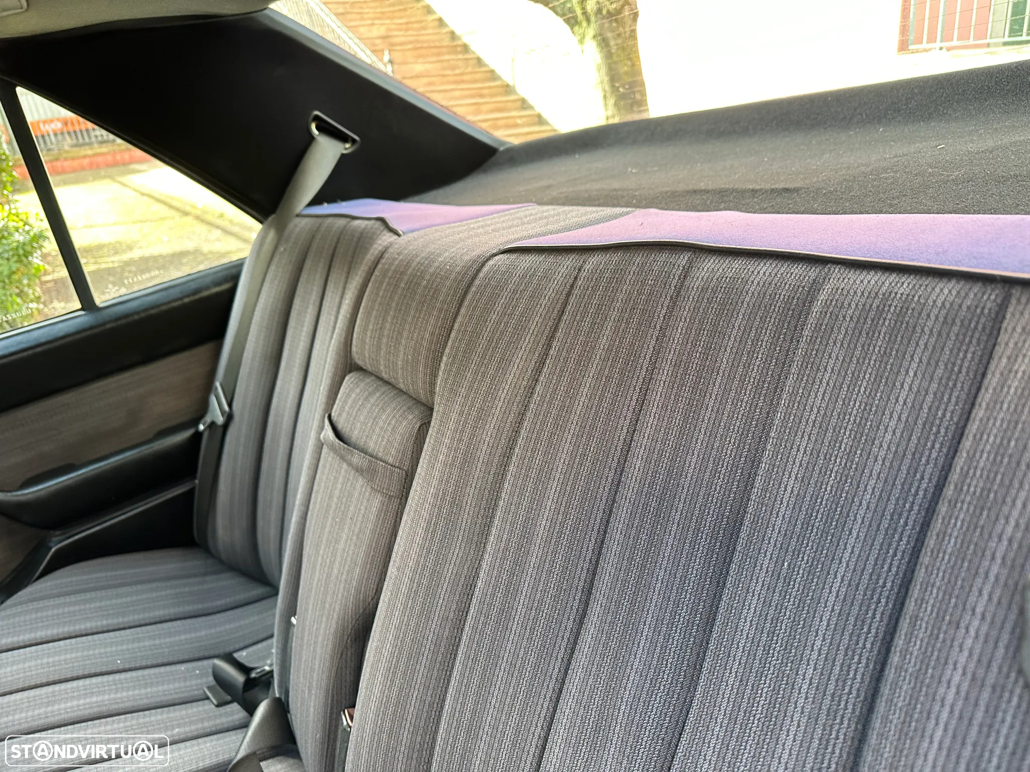 Mercedes-Benz E 230 - 22