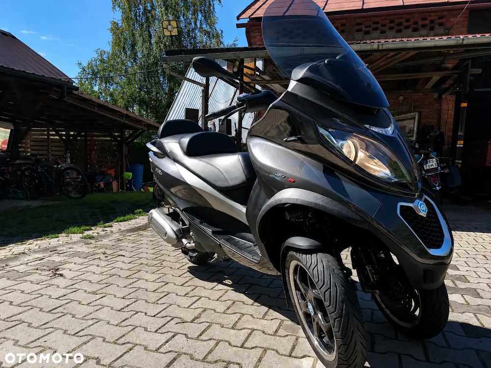 Piaggio MP-3 - 2