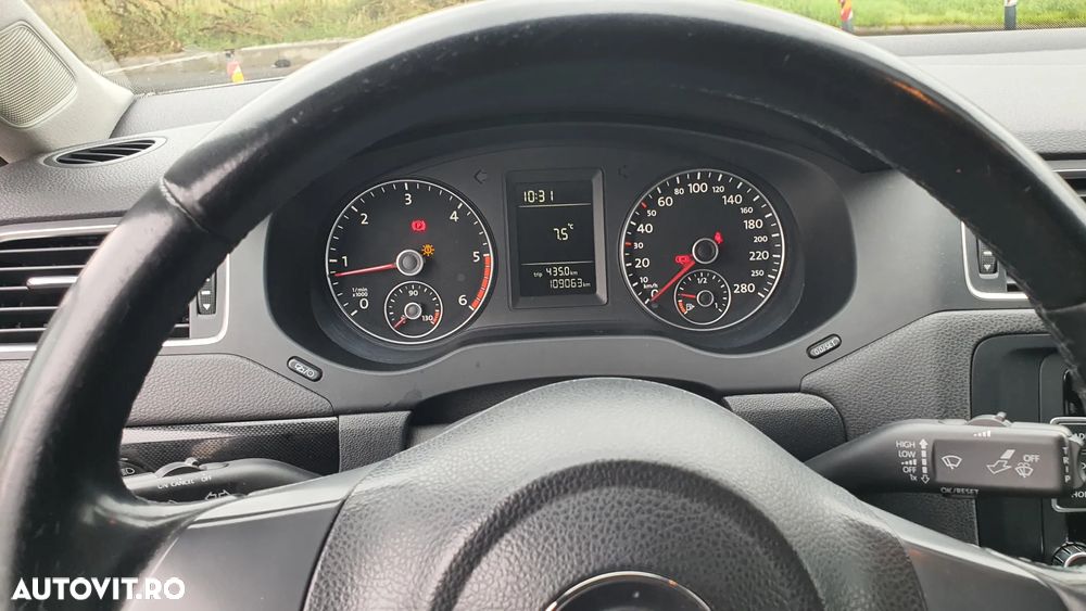 Volkswagen Jetta 1.6 TDI CR DPF Comfortline - 23