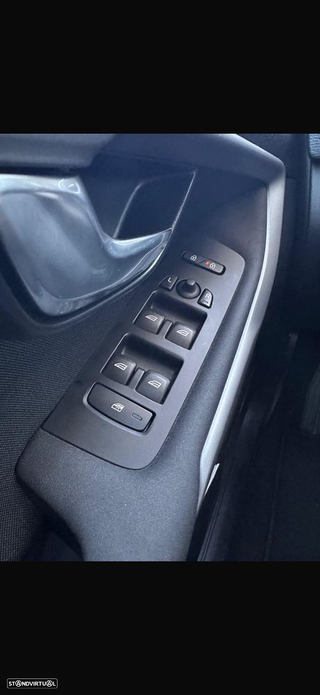 Volvo V40 2.0 D2 Momentum - 11