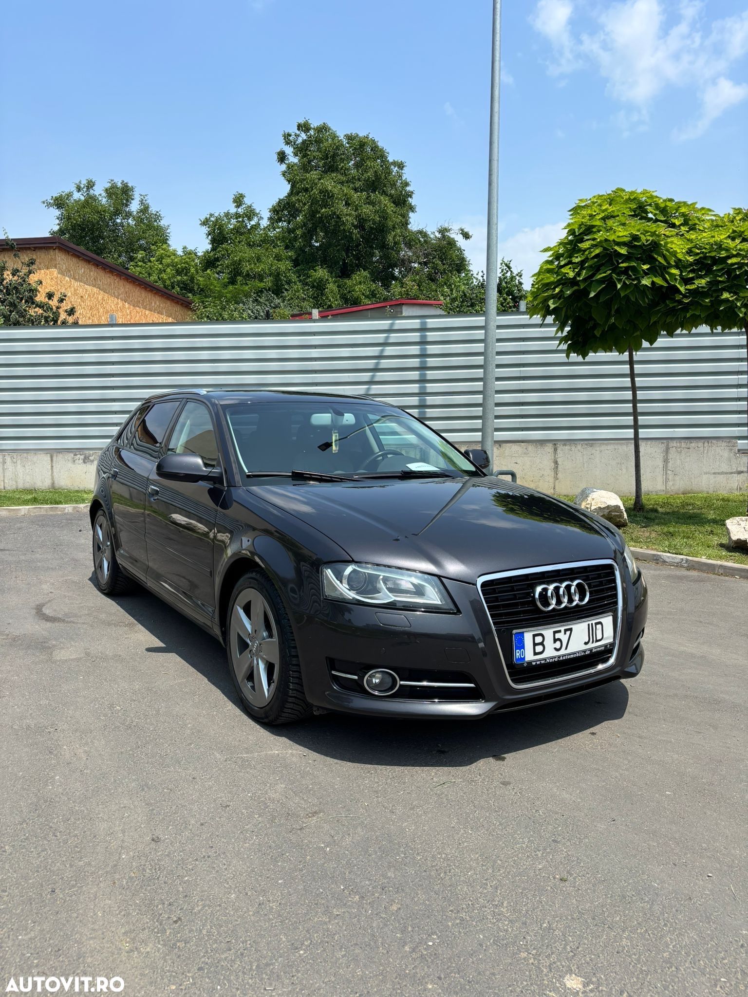 Audi A3 2.0 TDI Sportback DPF (DSG) S tronic Ambition - 1