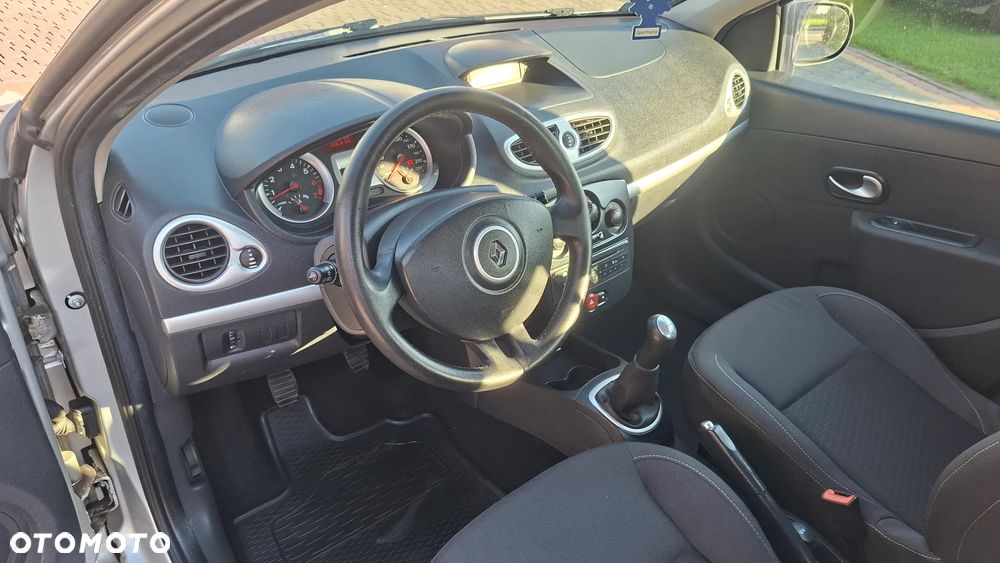 Renault Clio - 12