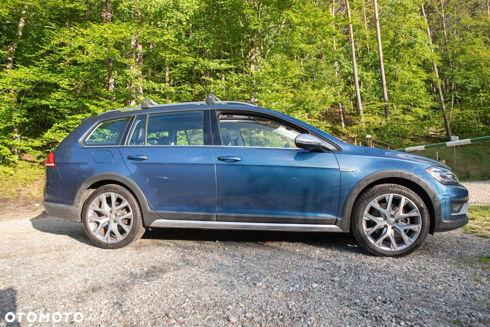 Volkswagen Golf - 25
