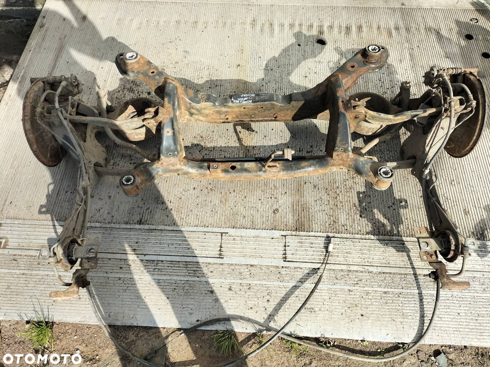 KOMPLETNE ZAWIESZENIE BELKA SANKI TYŁ WAHACZE PIASTY MONDEO MK4 HB 5D - 1