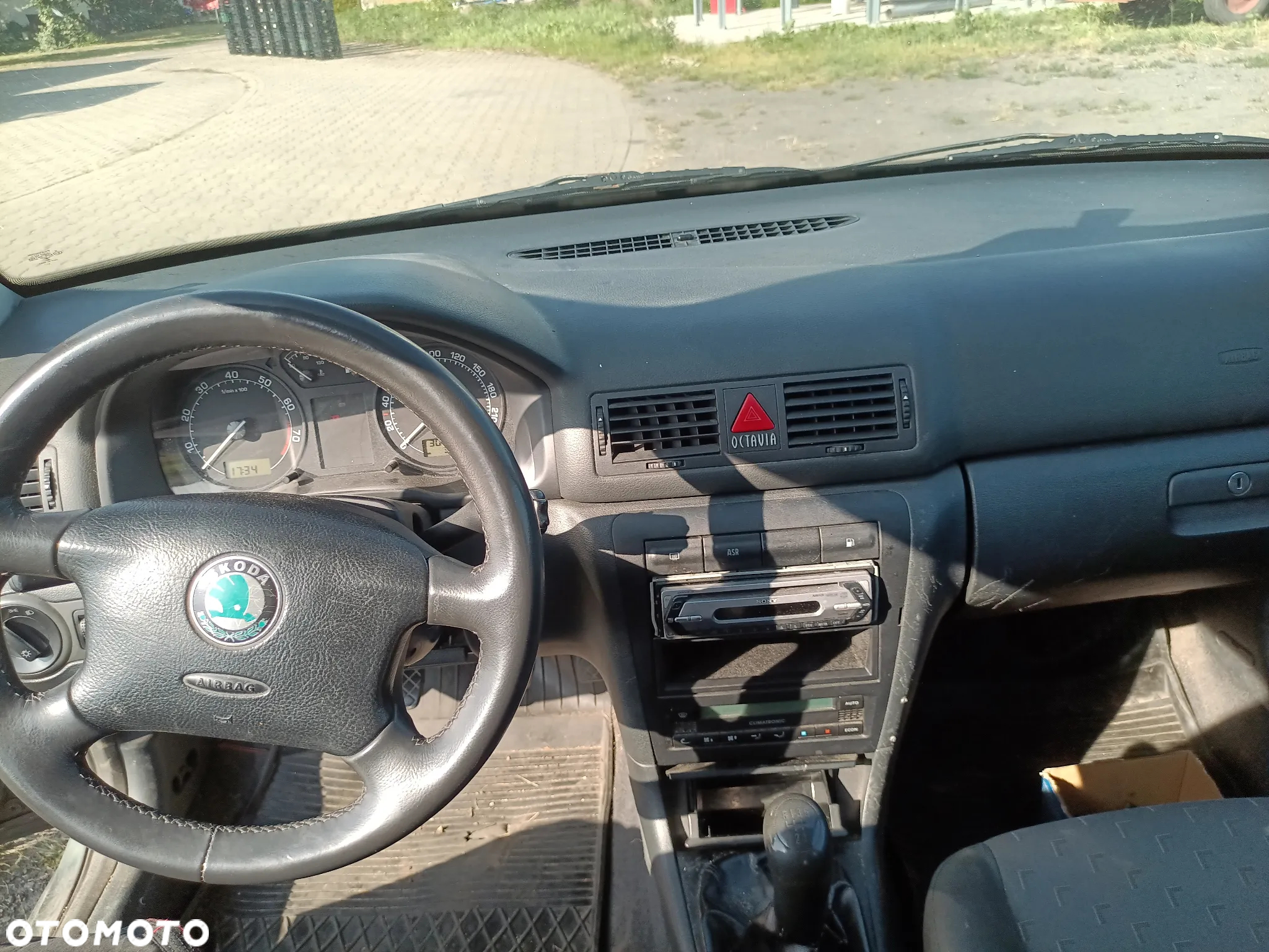 Skoda Octavia 1.8T Tour Classic - 12