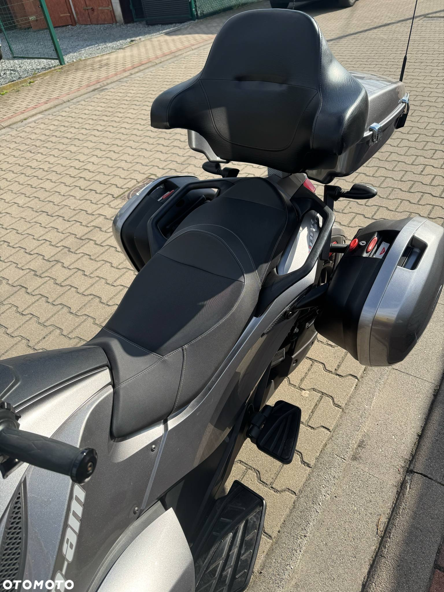 Can-Am Spyder - 2