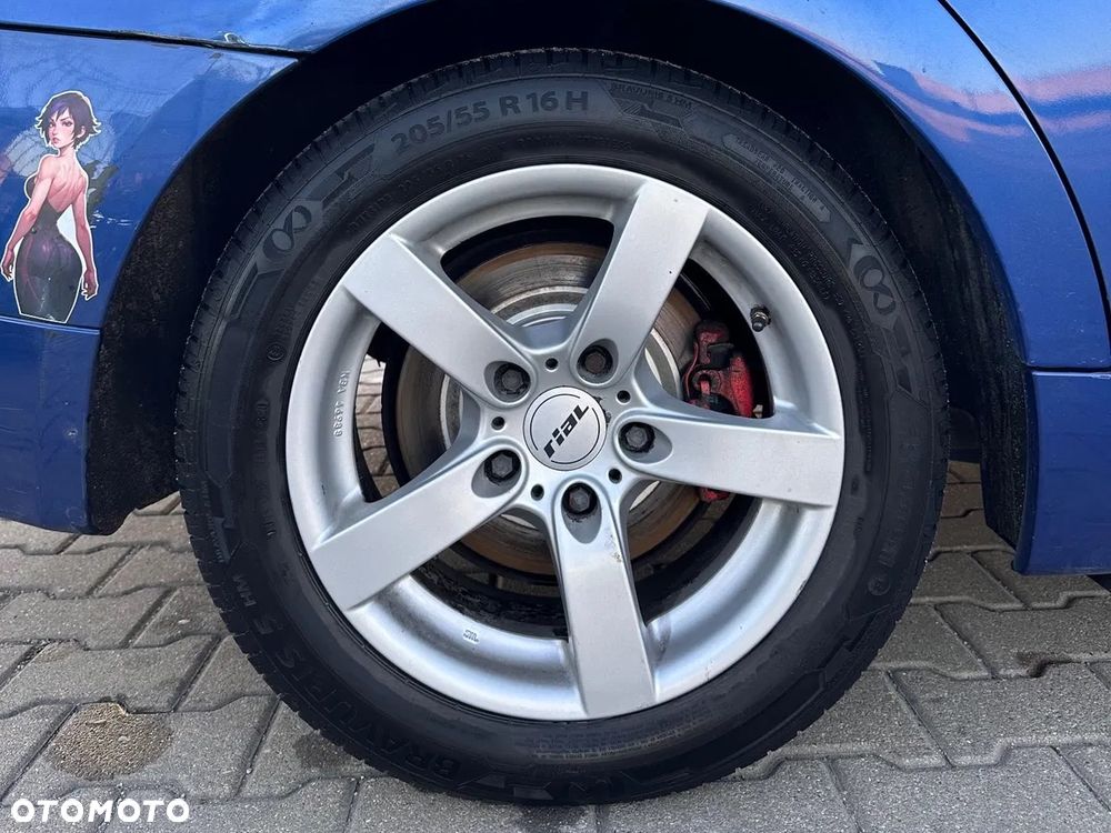 BMW Seria 3 325i - 16