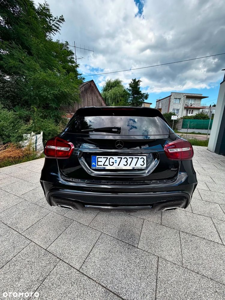 Mercedes-Benz GLA 250 4-Matic - 5