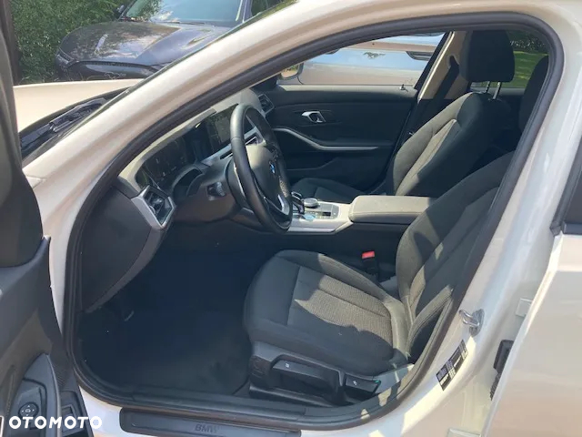 BMW Seria 3 318i Advantage - 5