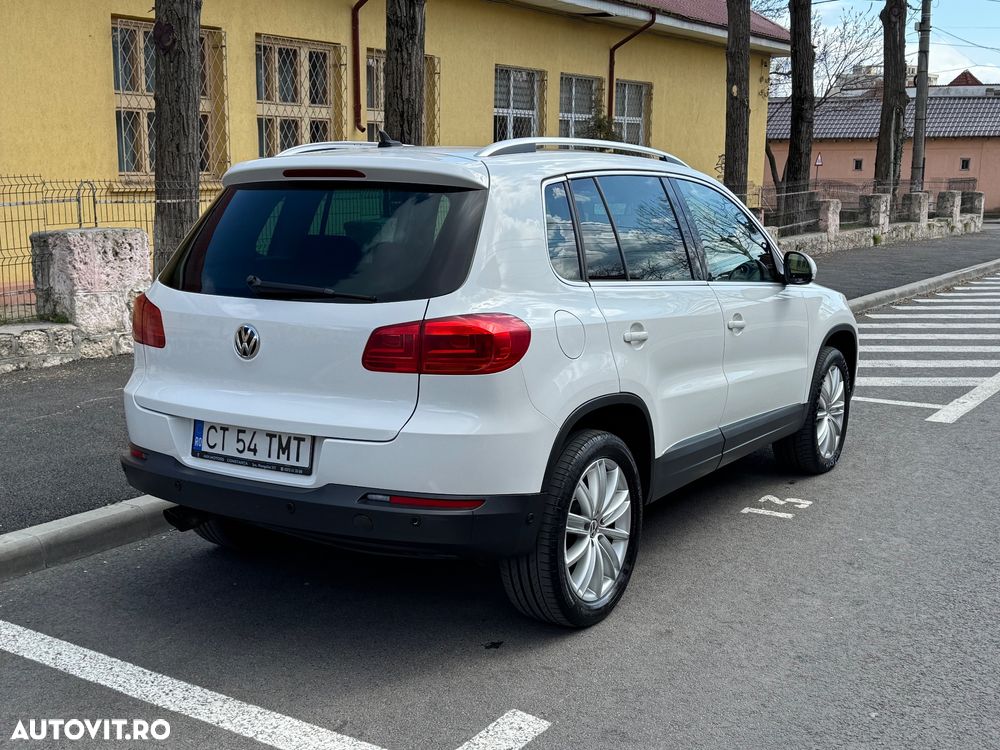 Volkswagen Tiguan 2.0 TDI 4Motion DSG Sport & Style - 4