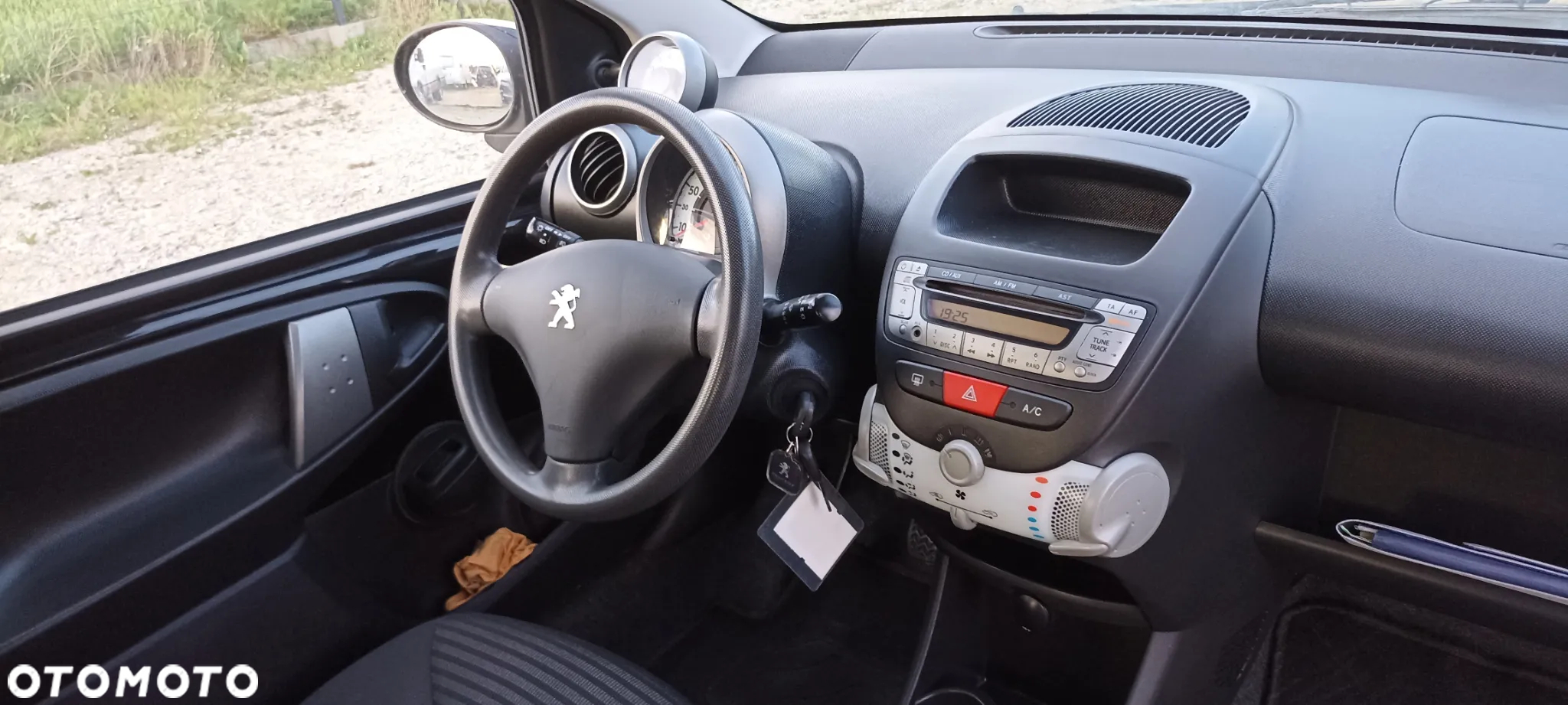 Peugeot 107 1.0 Happy - 26