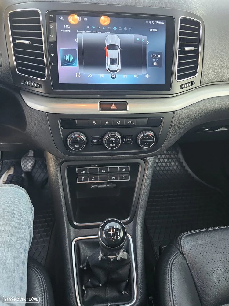 VW Sharan - 31