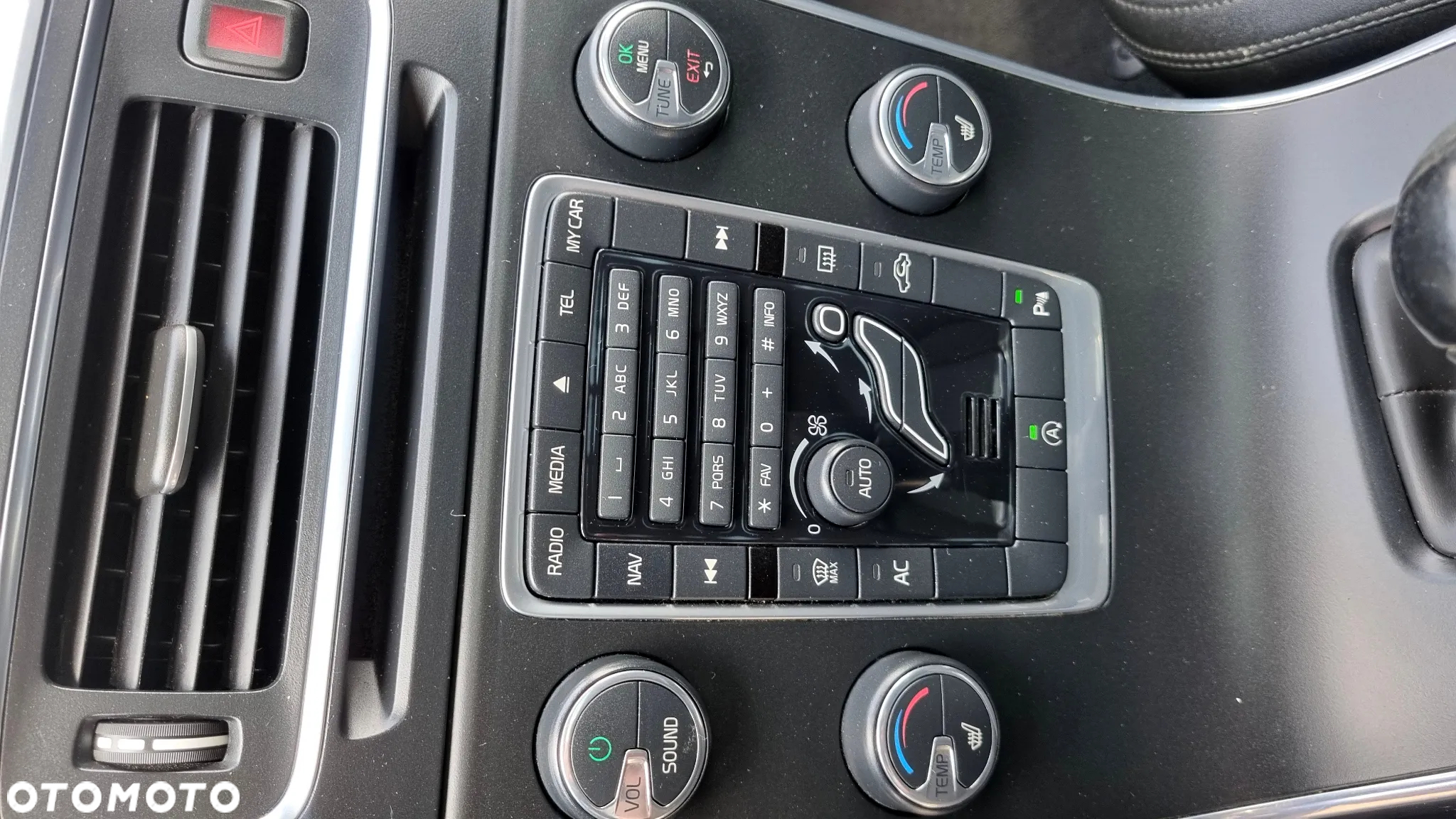 Volvo V60 D4 Momentum - 26