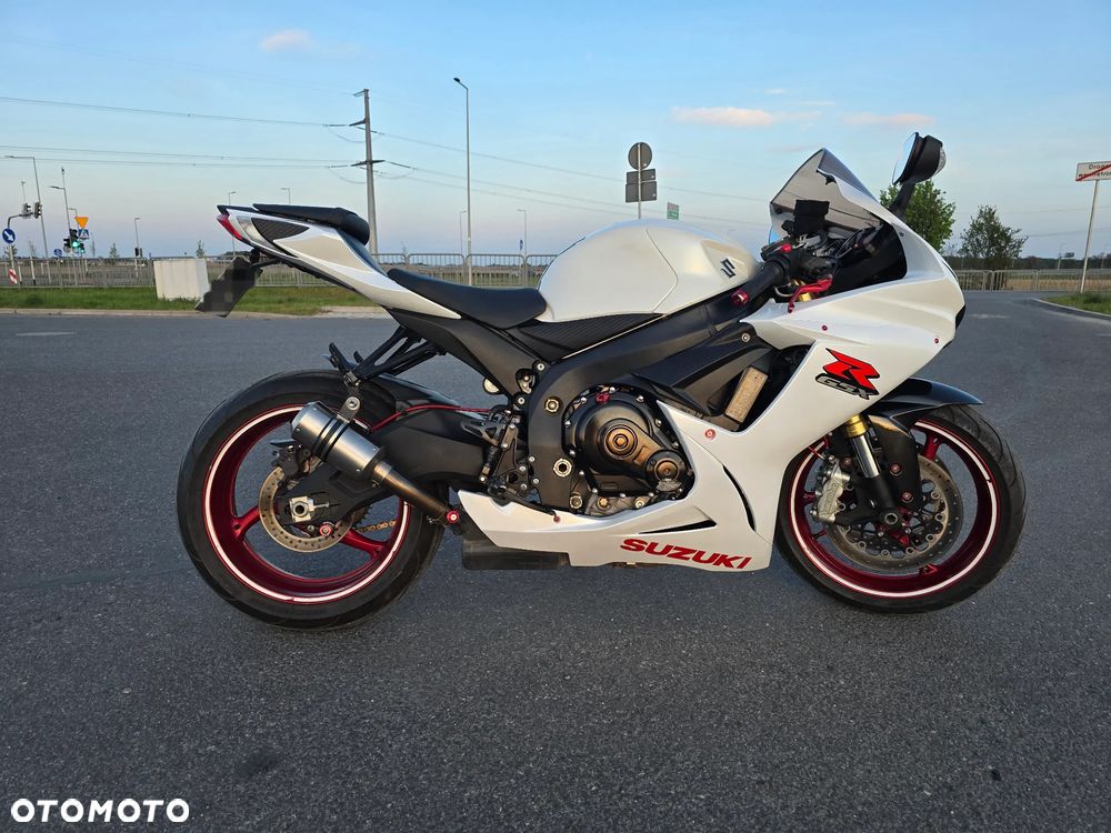 Suzuki GSX-R - 6