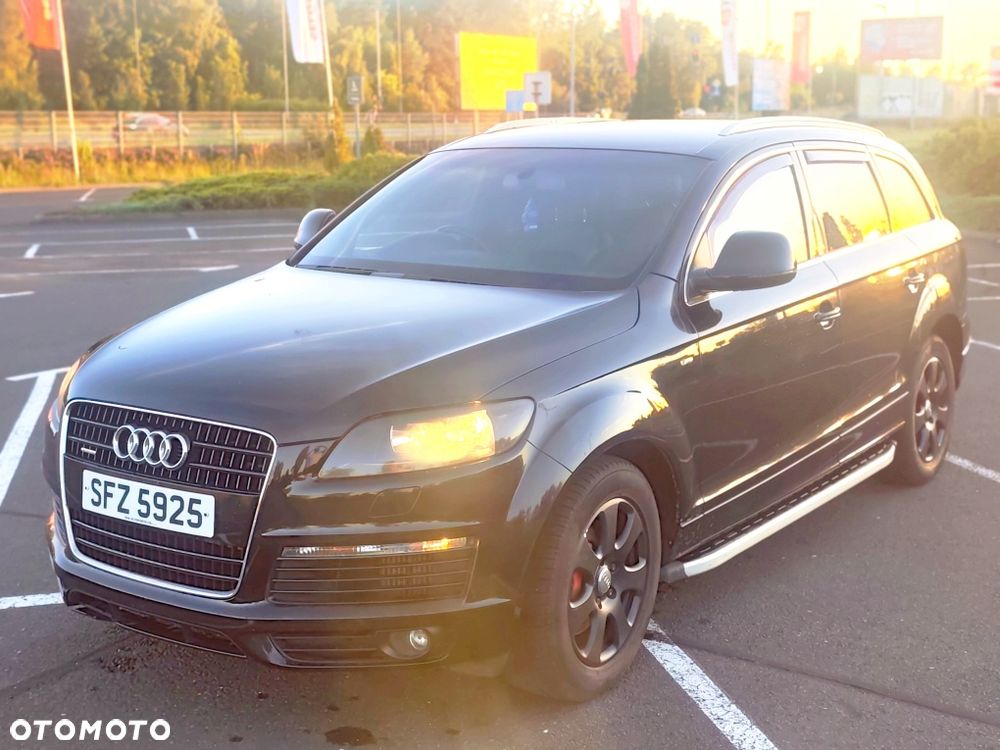Audi Q7 - 1