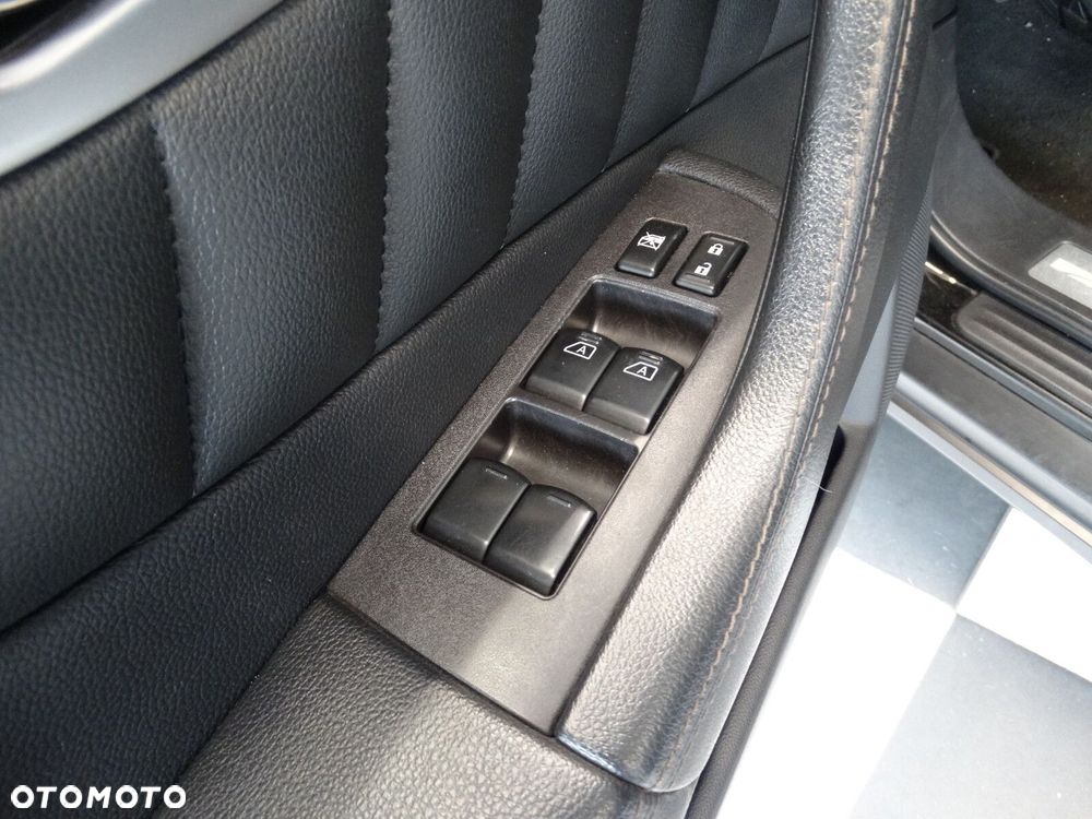 Infiniti QX70 - 18